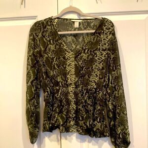 Beautiful snakeskin print peplum top